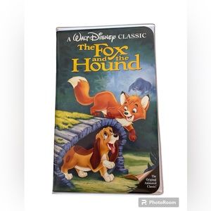 Walt Disney classic black diamond the fox and the hound VHS with case.